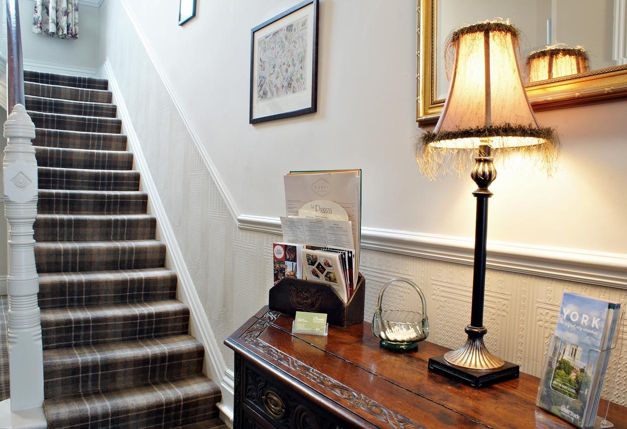 Bronte Guest House ヨーク エクステリア 写真